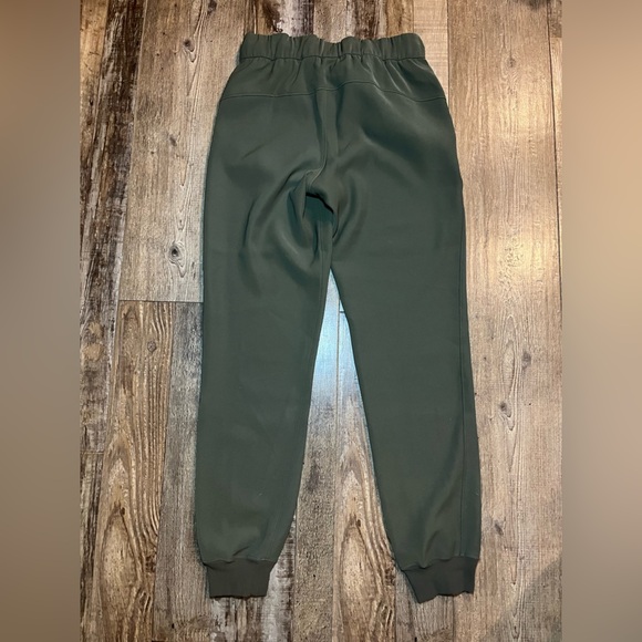 Lululemon On the Fly Jogger in Dark Olive Women’s Size 2 - Picture 6 of 8